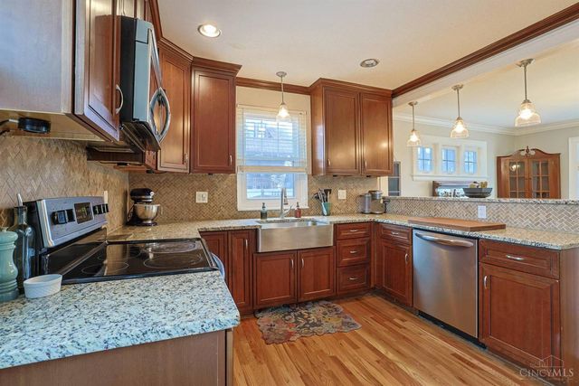 5835 Montgomery Road, Cincinnati, OH 45212