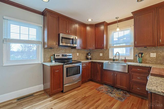 5835 Montgomery Road, Cincinnati, OH 45212