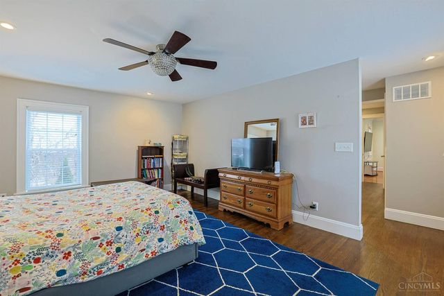 5835 Montgomery Road, Cincinnati, OH 45212