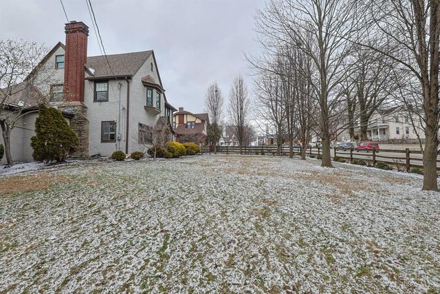 5835 Montgomery Road, Cincinnati, OH 45212