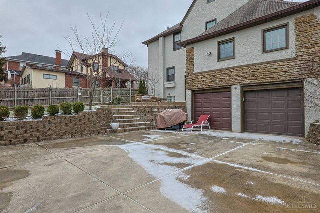 5835 Montgomery Road, Cincinnati, OH 45212