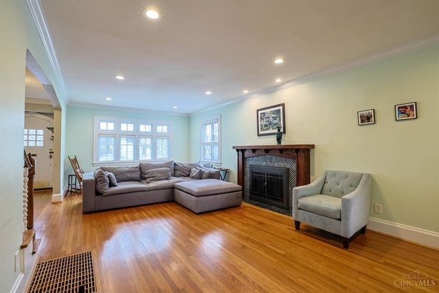 5835 Montgomery Road, Cincinnati, OH 45212