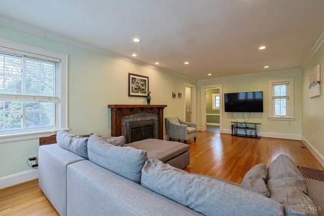 5835 Montgomery Road, Cincinnati, OH 45212