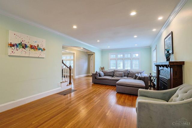 5835 Montgomery Road, Cincinnati, OH 45212