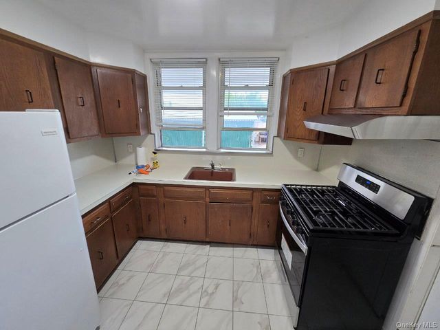 3175 Layton Avenue, Bronx, NY 10465