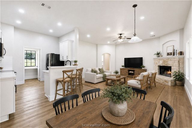 13732 Ferrill Creek Road, Bryan, TX 77808