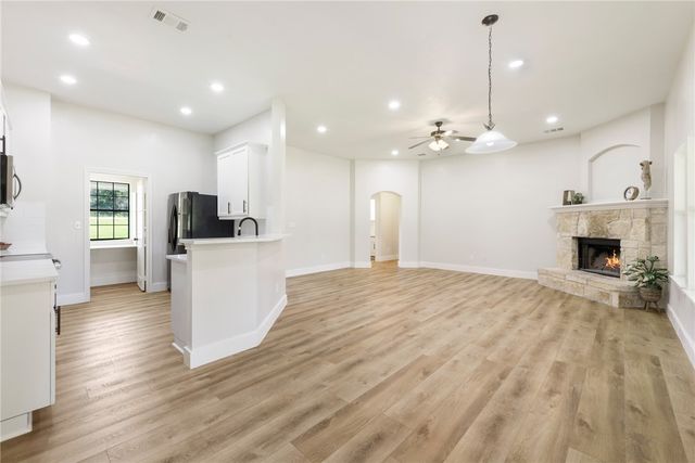 13732 Ferrill Creek Road, Bryan, TX 77808