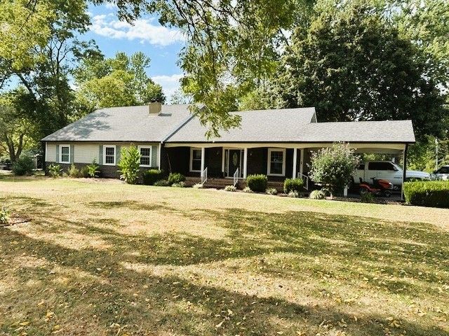 2701 Cox Mill Rd, Hopkinsville, KY 42240