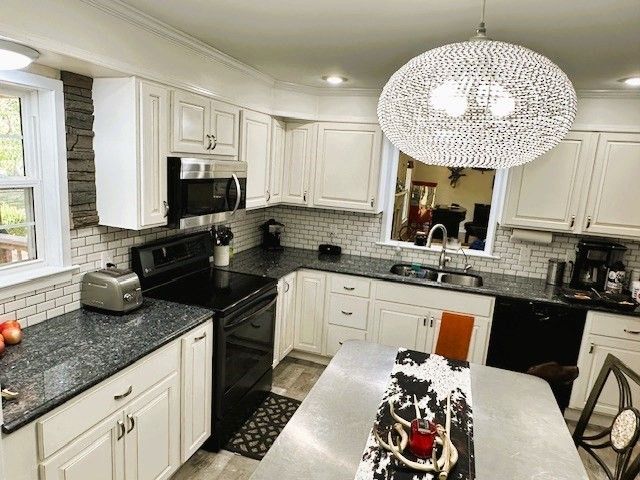 2701 Cox Mill Rd, Hopkinsville, KY 42240