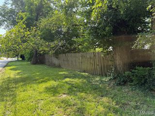 1841 N Warson Road, St Louis, MO 63114