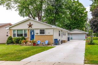 262 N Fairlawn Avenue N, Mundelein, IL 60060