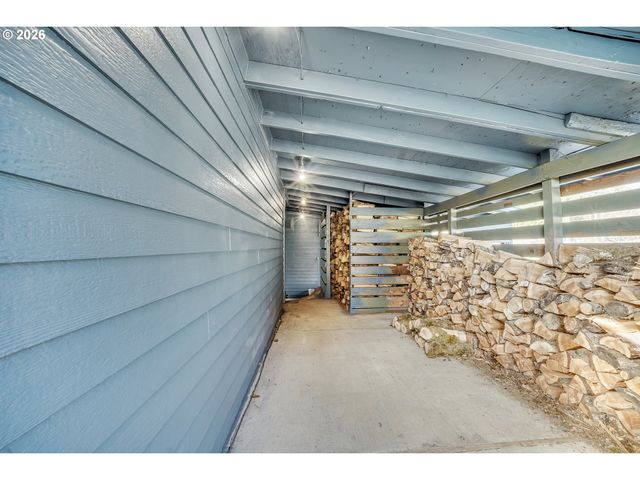 16384 S WINDY CITY Rd, Mulino, OR 97042