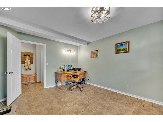 16384 S WINDY CITY Rd, Mulino, OR 97042