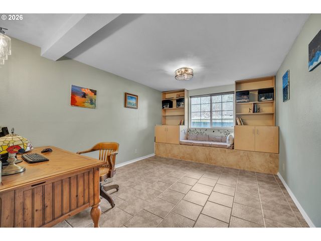 16384 S WINDY CITY Rd, Mulino, OR 97042