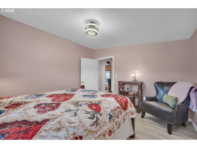 16384 S WINDY CITY Rd, Mulino, OR 97042