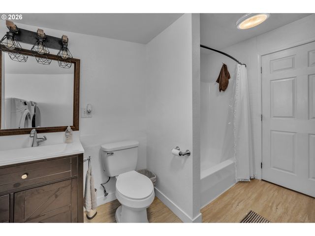 16384 S WINDY CITY Rd, Mulino, OR 97042