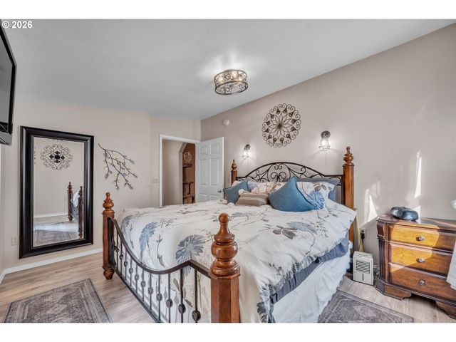 16384 S WINDY CITY Rd, Mulino, OR 97042