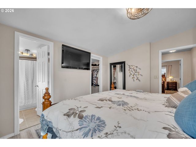 16384 S WINDY CITY Rd, Mulino, OR 97042