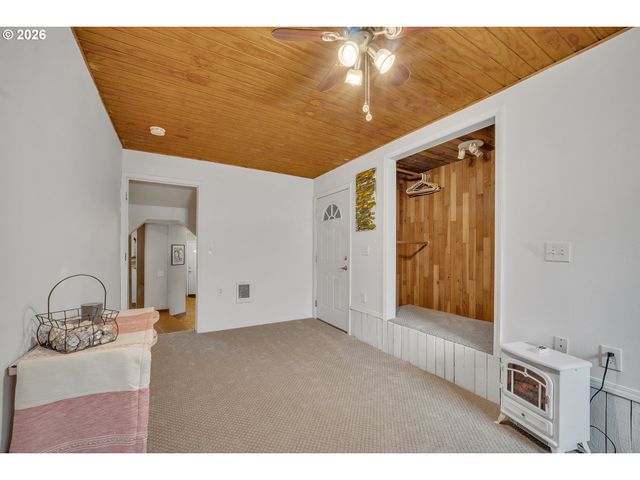 16384 S WINDY CITY Rd, Mulino, OR 97042