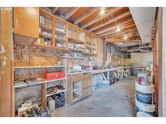 16384 S WINDY CITY Rd, Mulino, OR 97042