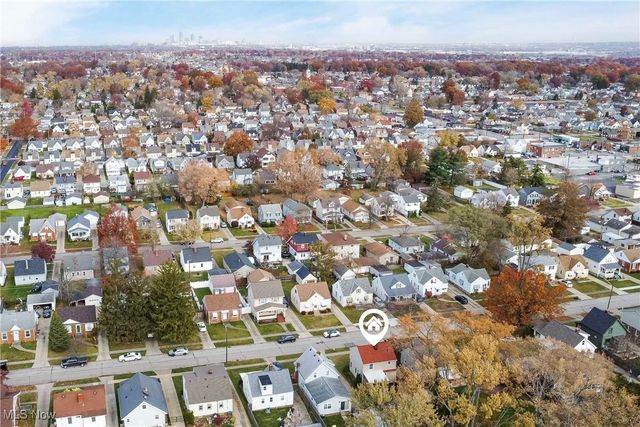 4203 Yorkshire Avenue, Parma, OH 44134