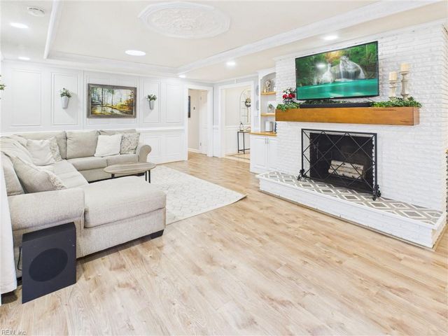 313 Mapleshore DR, Chesapeake, VA 23320