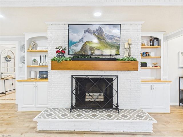 313 Mapleshore DR, Chesapeake, VA 23320