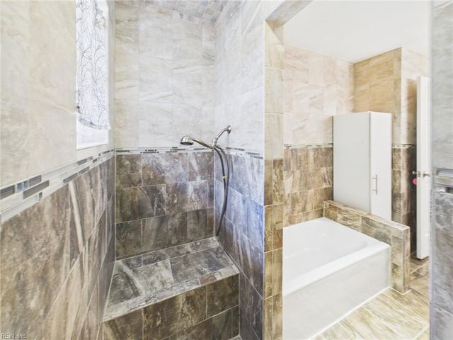 313 Mapleshore DR, Chesapeake, VA 23320