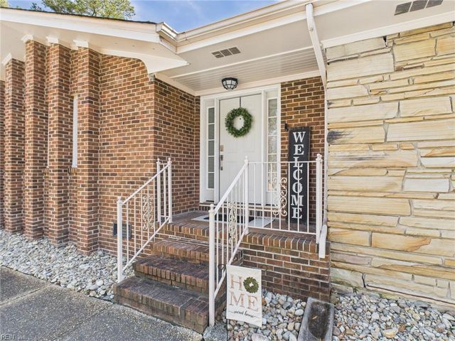 313 Mapleshore DR, Chesapeake, VA 23320