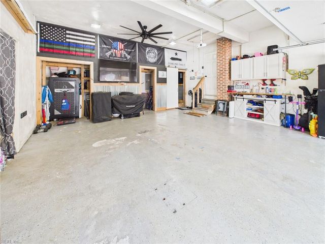 313 Mapleshore DR, Chesapeake, VA 23320