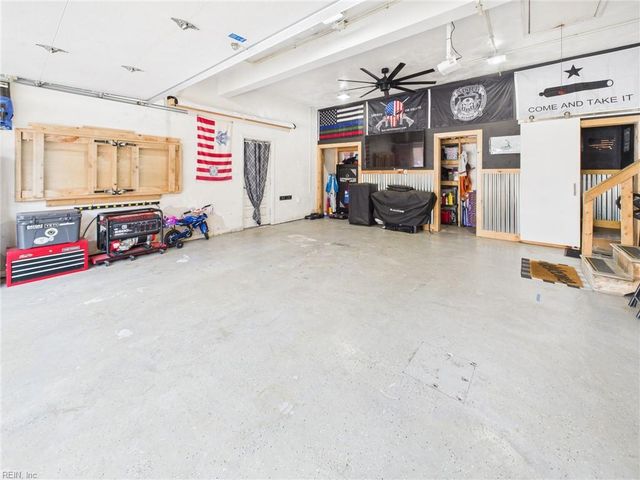 313 Mapleshore DR, Chesapeake, VA 23320