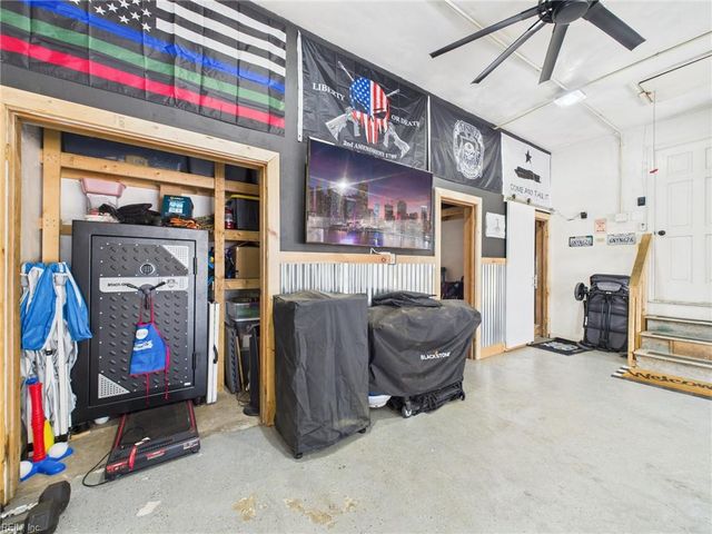 313 Mapleshore DR, Chesapeake, VA 23320