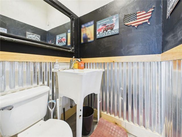 313 Mapleshore DR, Chesapeake, VA 23320