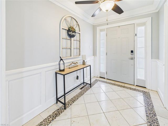 313 Mapleshore DR, Chesapeake, VA 23320