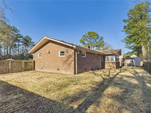 313 Mapleshore DR, Chesapeake, VA 23320