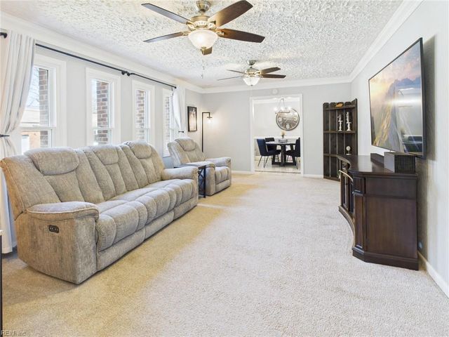 313 Mapleshore DR, Chesapeake, VA 23320