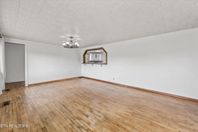 10812 Blue Springs Rd, Sweetwater, TN 37874