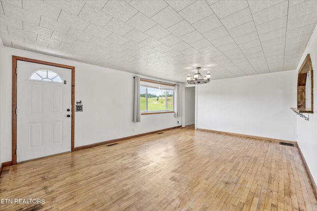 10812 Blue Springs Rd, Sweetwater, TN 37874