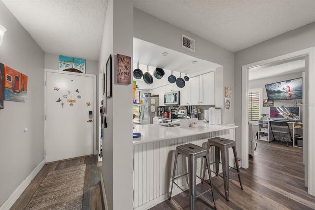 6219 PALMA DEL MAR BOULEVARD S 102, St Petersburg, FL 33715