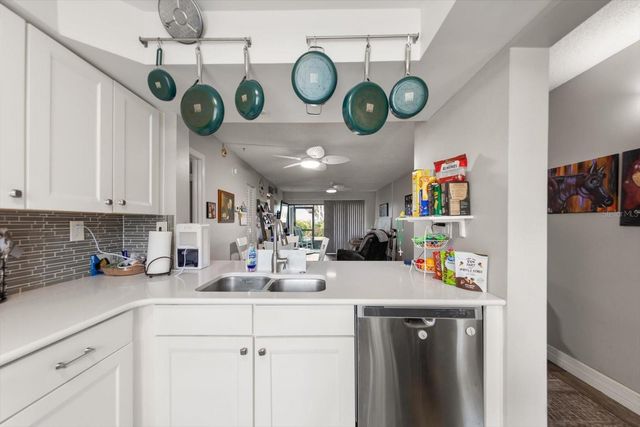 6219 PALMA DEL MAR BOULEVARD S 102, St Petersburg, FL 33715