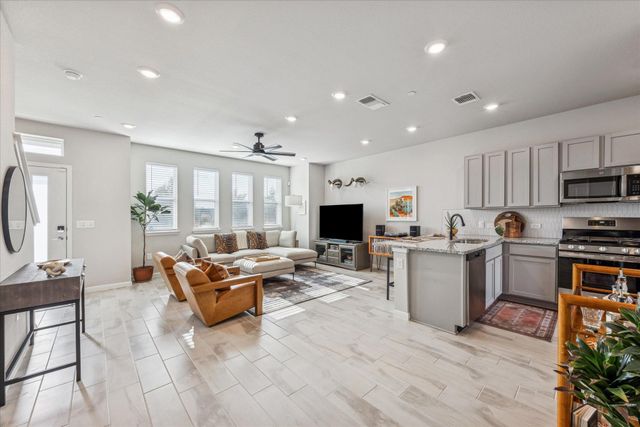 9015 Cattle Baron PATH 1002, Austin, TX 78747