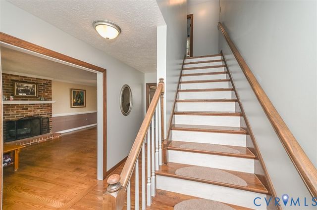 4940 White Oak Pl, Sandston, VA 23150
