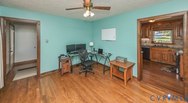 4940 White Oak Pl, Sandston, VA 23150