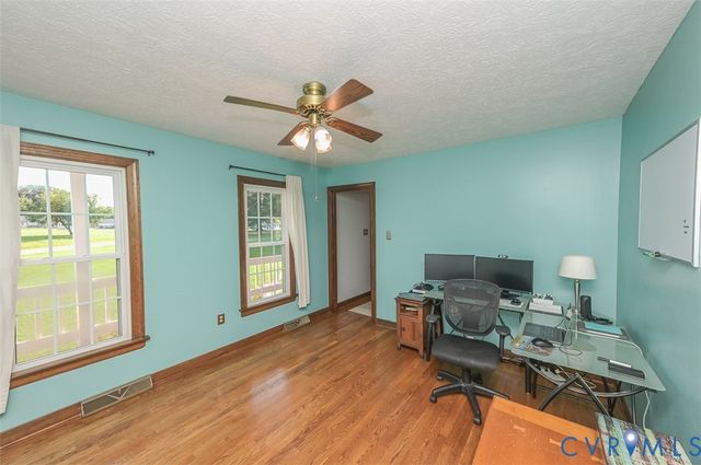 4940 White Oak Pl, Sandston, VA 23150