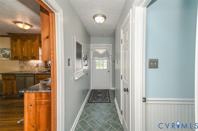 4940 White Oak Pl, Sandston, VA 23150