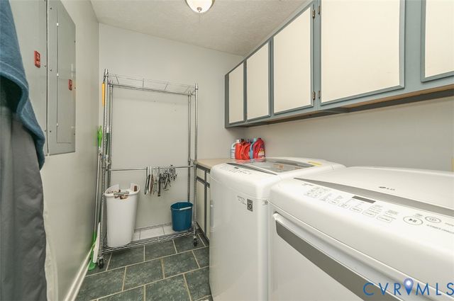 4940 White Oak Pl, Sandston, VA 23150