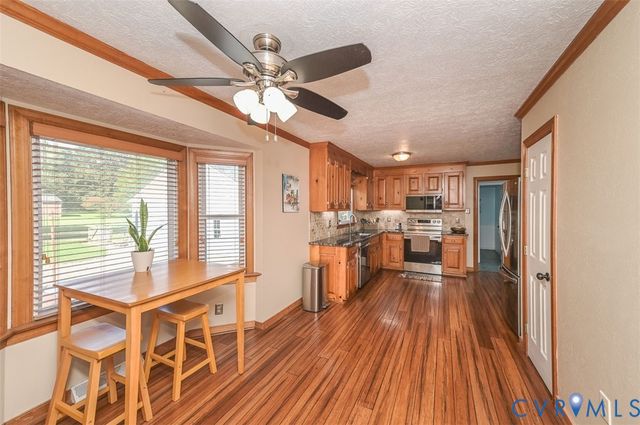 4940 White Oak Pl, Sandston, VA 23150