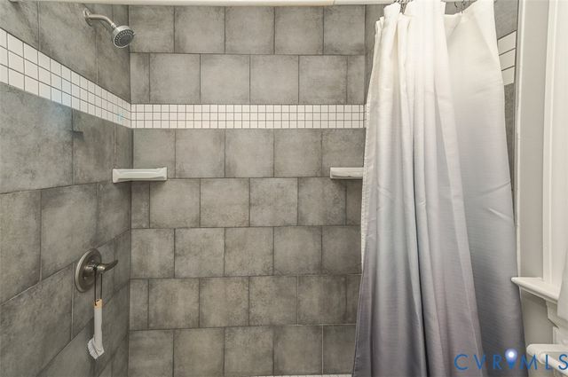 4940 White Oak Pl, Sandston, VA 23150