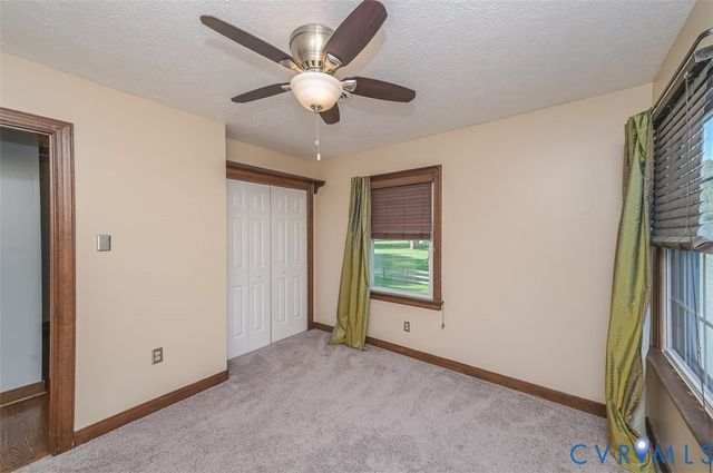 4940 White Oak Pl, Sandston, VA 23150
