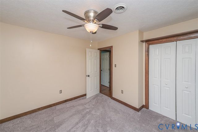 4940 White Oak Pl, Sandston, VA 23150